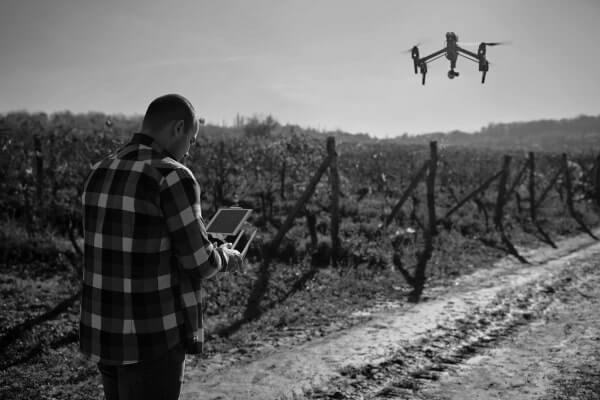 Mobile-Apps-for-Connected-Devices-main-iot-1x-tiny